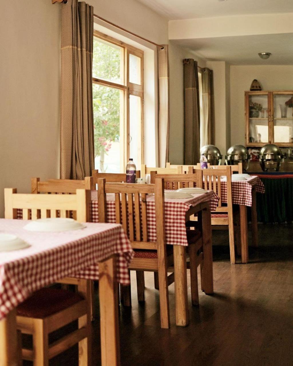 Hotel Lonchay Residency Λεχ Εξωτερικό φωτογραφία